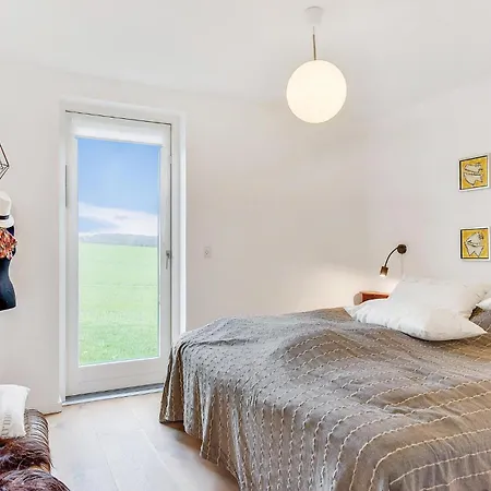 Gorgeous In With Kitchen Holiday home