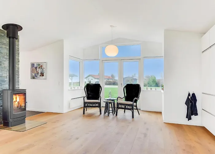 Vakantiehuis Three-bedroom In *