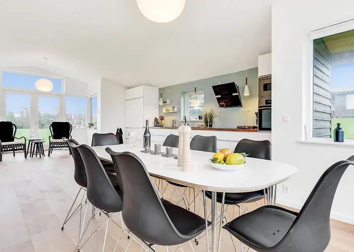 Three-bedroom In Vakantiehuis *